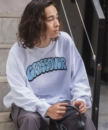 CROSSOVER 그래픽 맨투맨