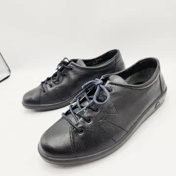 [ 새상품급 ] ecco 가죽 스니커즈 올 블랙 24.0