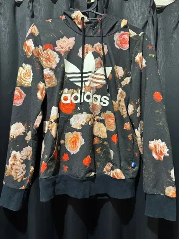 adidas 긴팔 후드티 장미 패턴