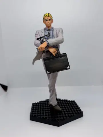 죠죠 4부 요시카게 키라 피규어