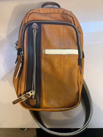 브라운 가죽 숄더백