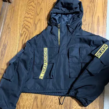 CHEAP MONDAY 크롭 자켓