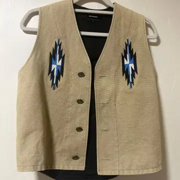 MAD HOUND 베이지 자수 베스트 44