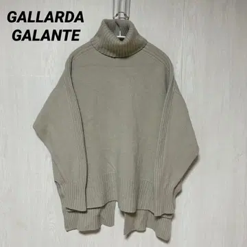 GALLARDAGALANTE 백 슬릿 터틀넥 니트 베이지 계열