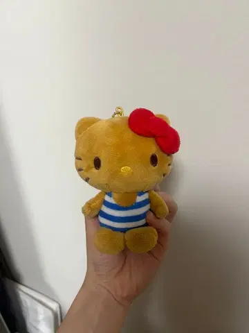 헬로키티 스트라이프 봉제 인형 스트랩 포함