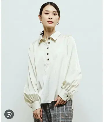 Soffitto 카라 블라우스 아이보리