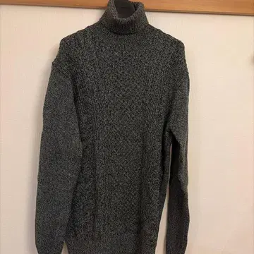 [ EDIFICE ] 7게이지 케이블 터틀넥 니트 수플레얀