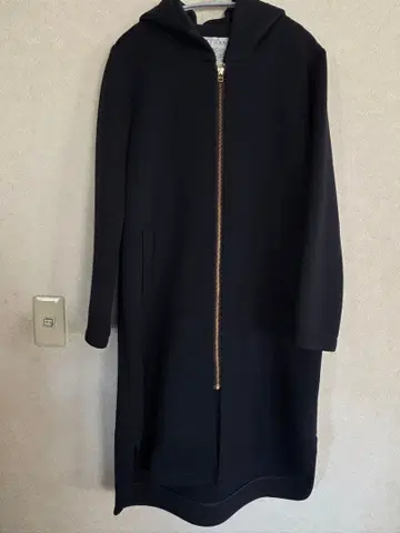 NEMIKA (레리안) 후드 부착 네이비 롱 코트