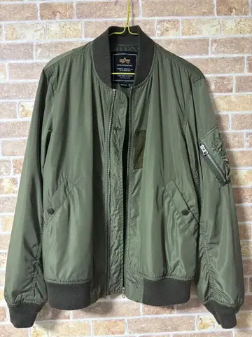 올리브색 MA-1 플라이트 자켓