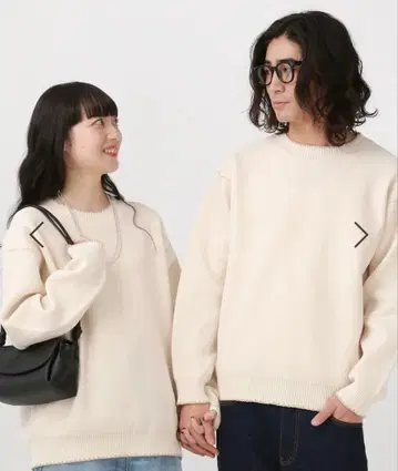 부드러운 리치 몰 니트