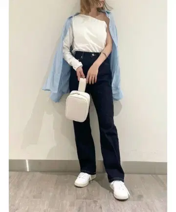 [택 포함 새상품] emmi 원핸들 파우치 백