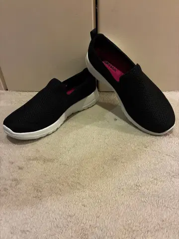 새상품급 SKECHERS GO WALK JOY 블랙 블랙 24.5 슬립온