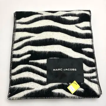 새상품 MARC JACOBS 스톨 숄 블랙&화이트