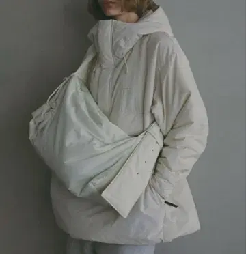 Marmot x ETRE TOKYO PERTEX 패딩 숄더백