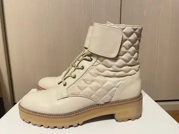 DIANA 퀼팅 레이스업 부츠 아이보리 23.5cm 통굽