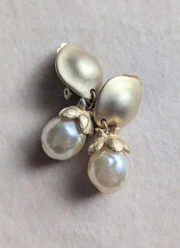 빈티지 노마진 Norma Jean 골드 컬러 귀걸이