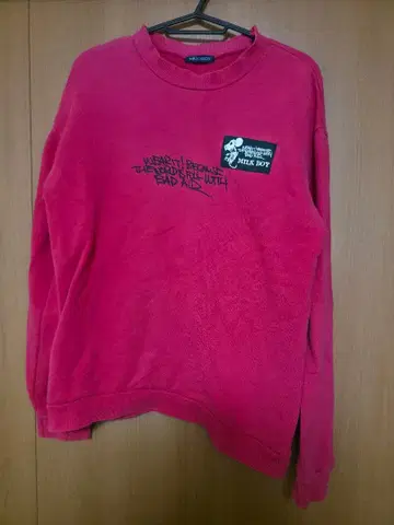 MILK BOY 핑크 맨투맨