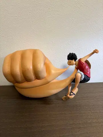 [정크제품] 원피스 루피 주먹 피규어 (받침대 없음)