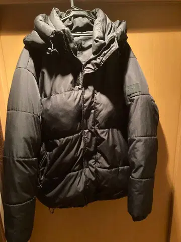 Zara 블랙 후드 부착 다운 자켓