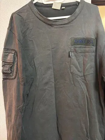 그레이 긴팔 셔츠