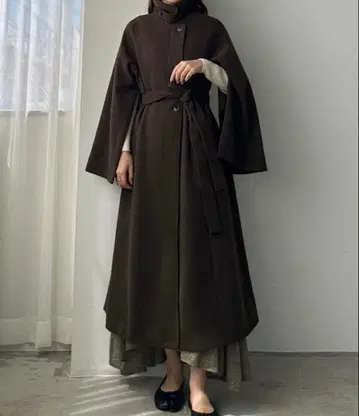 Louere 2way 슬릿 슬리브 하이넥 플레어 코트