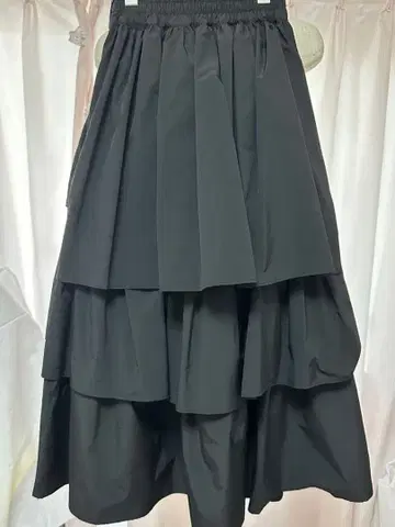 두 자무르 프릴 스커트 새상품