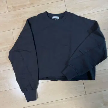 STATE OF MIND 컷오프 숏 맨투맨 흑먹색