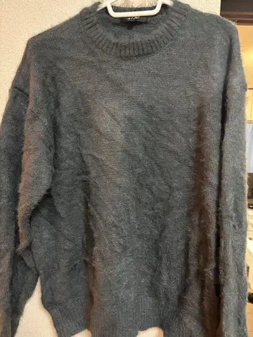 그레이 크루넥 니트 스웨터