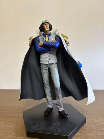 원피스 해군본부 대장 아오키지 피규어