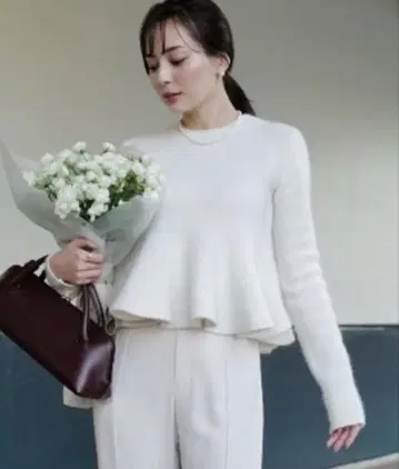 미사용 새상품 페플럼 숏 니트탑