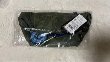 올리브 그린 바디백 나일론