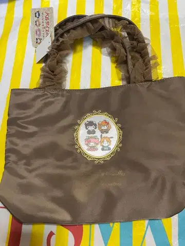 산리오 베르사이유의 장미 시마무라 콜라보 프릴 토트백 베이지