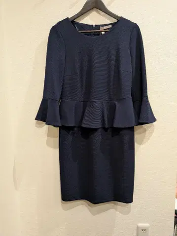 네이비 페플럼 원피스 긴팔