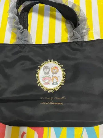 산리오 베르사이유의 장미 시마무라 콜라보 프릴 토트백 블랙