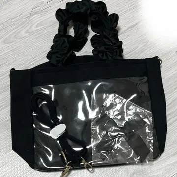 A4 다기능 2WAY 핸들 프릴 토트백 블랙 자카마트