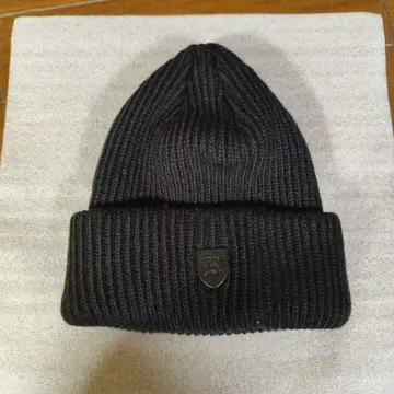블랙 리브 니트 모자 R 엠블럼 부착