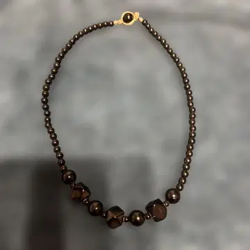 블랙 비즈 목걸이 기하학 패턴