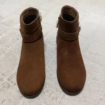 브라운 스웨이드 지퍼 부츠