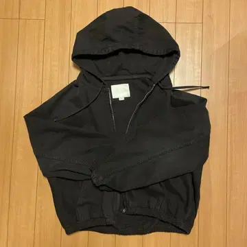 ZARA 블랙 후드 부착 데님 자켓