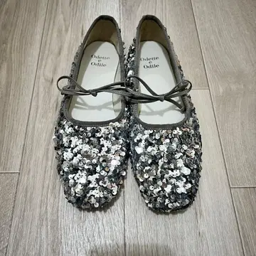 오데뜨 앤 오딜 스팽글 발레 슈즈
