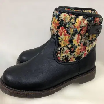 새상품급 Rin Clover 블랙 꽃무늬 숏부츠 레인부츠 23cm