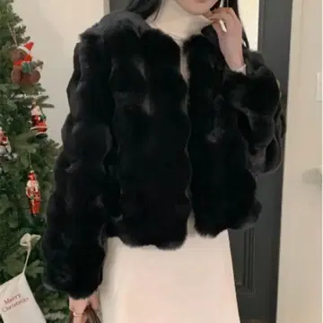 by muni:r 클라우드 페미닌 퍼 자켓