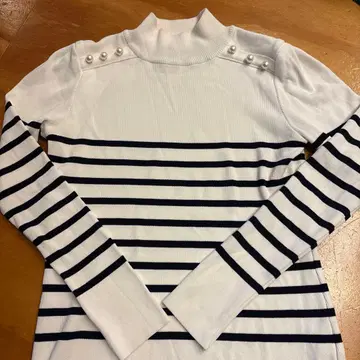 보더스 앳 발코니 펄 장식 보더 니트