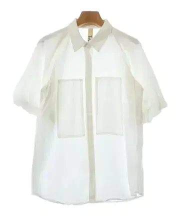 그린 여성용 블라우스 중 하나