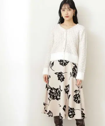 꽃무늬 플레어 스커트 베이지 블랙