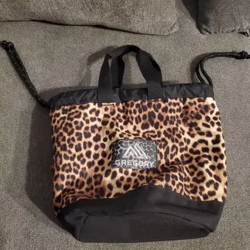 새상품급 그레고리 복조리백 M LEOPARD 복조리백 레오파드