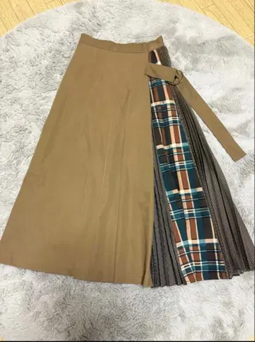 컨디션 최상 야마다야 FENNEL 롱 스커트 플리츠 체크 무늬