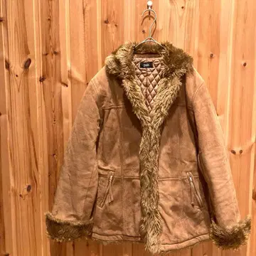 [페인] 코트 아우터 스웨이드 안감 퀼팅 인조 모피 부착 방한