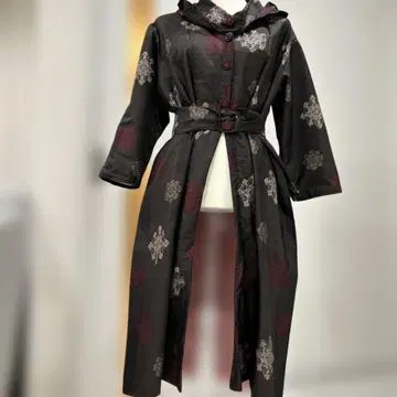 오시마 명주 꽃무늬 후드 부착 롱 코트