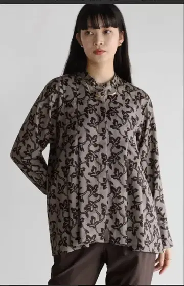택 포함 새상품 라디에이트 빈티지 프린트 블라우스 긴팔